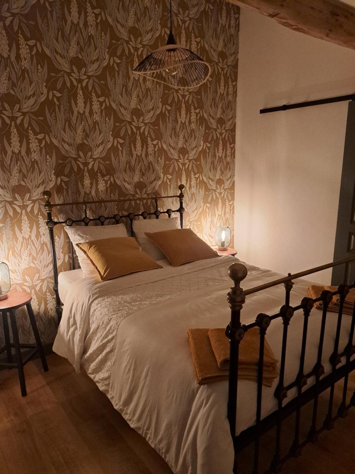 Lavallade12 Chambers D'Hotes Roussines Екстериор снимка